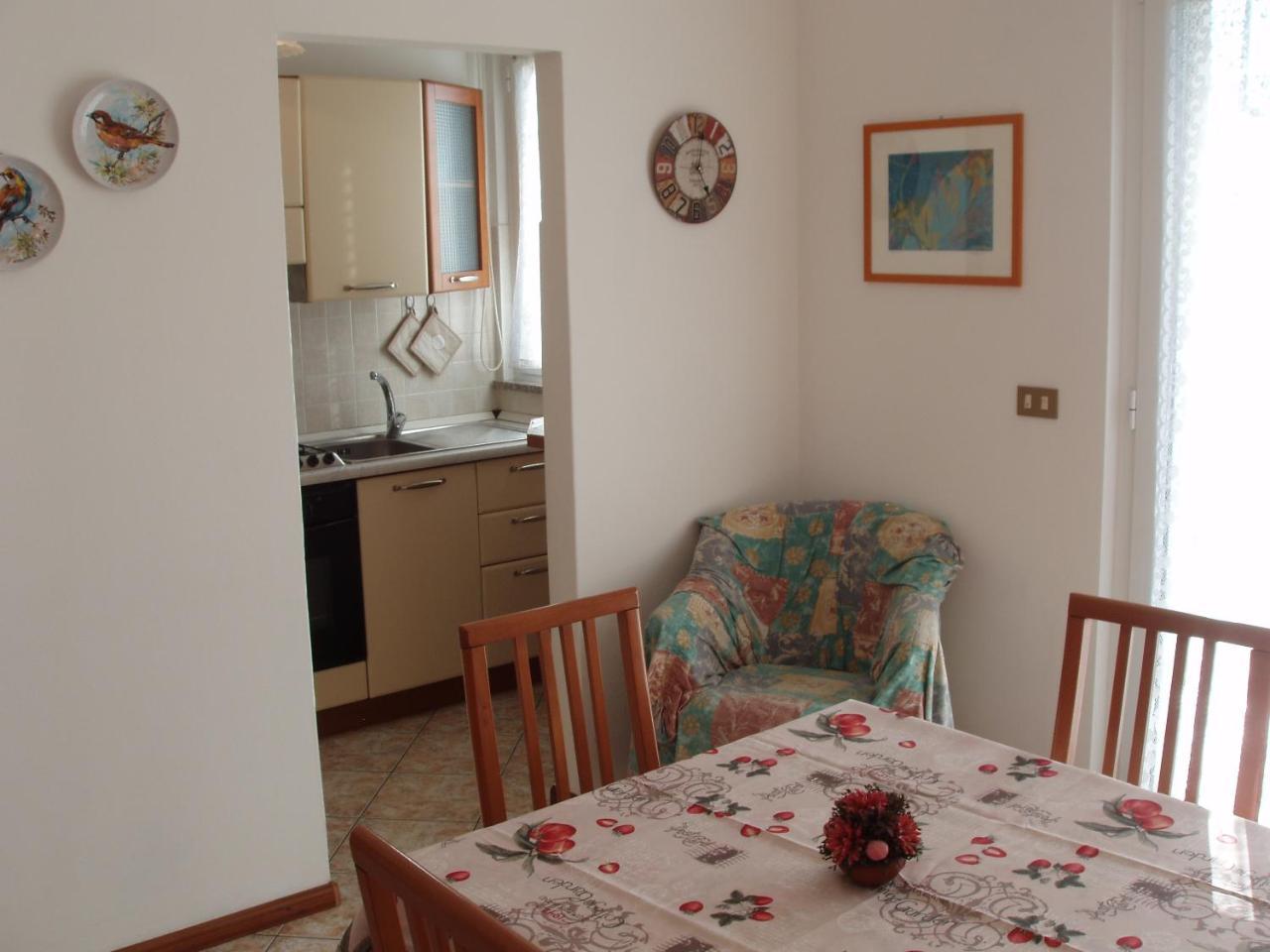 Agata Apartments Градо Екстериор снимка